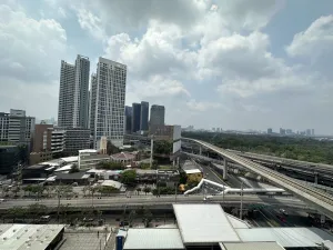 THE CREST PARK RESIDENCES