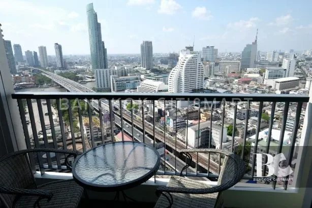 รึทึ่ม สาทร คอนโดริมถนนสาทรใต้ ห่างรถไฟฟ้า BTS ตากสิน 150 เมตร High Ceiling Lobby  และ High Sky Facilities วิวคุ้งน้ำเจ้าพระยาแบบไม่มีอะไรบดบังสายตา