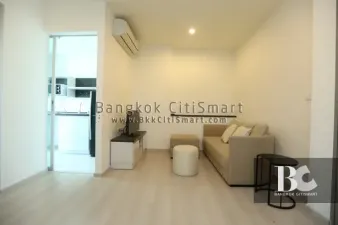 Just the two of US ที่ Life Ratchadapisek เหมือนทั้งโลก...มีแต่คุณสองคน ในที่ซึ่งคนต่างแสวงหาความเข้าใจซึ่งกันและกันอย่างเมืองใหญ่ เป็นไปได้ไหม ที่จะมีใครสักคน เข้าใจในตัวตนและอารมณ์ของ คนอีกคนหนึ่ง...อย่างลึกซึ้ง