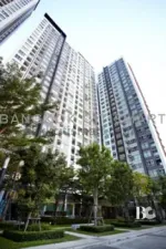 สุดยอดทำเลแห่งความสะดวก ด้วยทำเลที่ใกล้ทางด่วนอาจณรงค์ ใกล้บีทีเอสเอกมัย ติดมหาวิทยากรุงเทพ เข้าออกได้ 2 ทาง