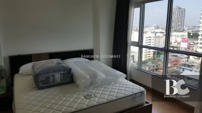 สุดยอดทำเลแห่งความสะดวก ด้วยทำเลที่ใกล้ทางด่วนอาจณรงค์ ใกล้บีทีเอสเอกมัย ติดมหาวิทยากรุงเทพ เข้าออกได้ 2 ทาง