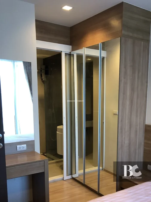 รึทึ่ม สาทร คอนโดริมถนนสาทรใต้ ห่างรถไฟฟ้า BTS ตากสิน 150 เมตร High Ceiling Lobby  และ High Sky Facilities วิวคุ้งน้ำเจ้าพระยาแบบไม่มีอะไรบดบังสายตา