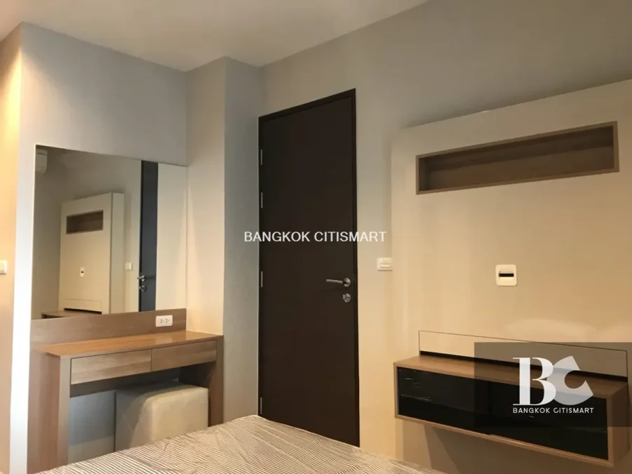 รึทึ่ม สาทร คอนโดริมถนนสาทรใต้ ห่างรถไฟฟ้า BTS ตากสิน 150 เมตร High Ceiling Lobby  และ High Sky Facilities วิวคุ้งน้ำเจ้าพระยาแบบไม่มีอะไรบดบังสายตา