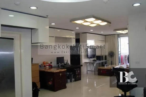 St.Louis
Grand Terrace