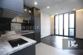 The Monument
Sanampao