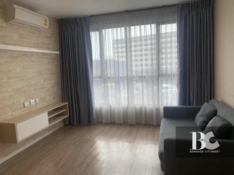 Episode
Phahol Sapanmai