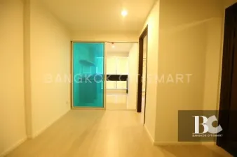 RHYTHM
Sathorn Narathiwas