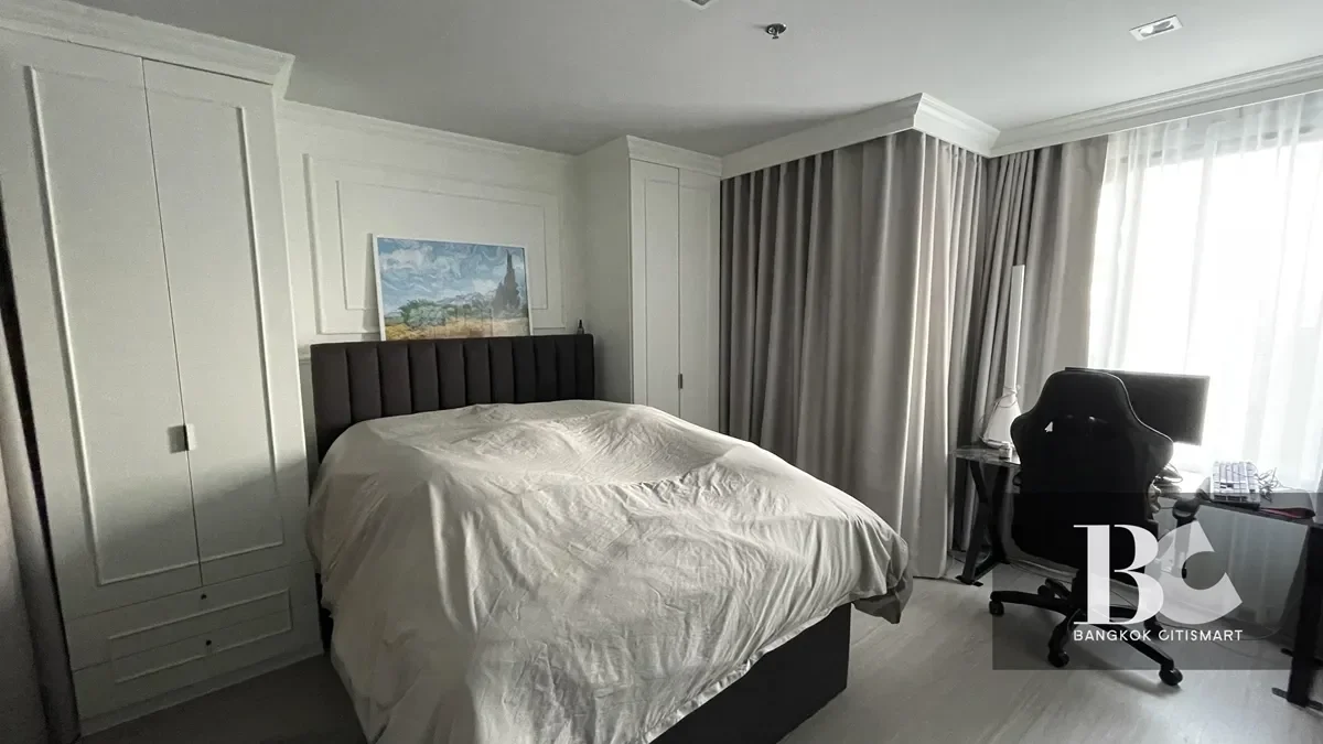 ICONIC LANDMARK ใจกลางห้าแยกลาดพร้าว คุ้ม ครบครัน ตอบรับทุกไลฟ์สไตล์ รองรับการพักผ่อนอย่างเป็นส่วนตัว ไปกับ Highlight Facility คือ Iconic Lobby, Rooftop Facilities และ Panoramic Health Club แบบ 24 ชั่วโมง Sky Work Space พร้อมเปิดรับวิวเมืองแบบ 360 องศา หร