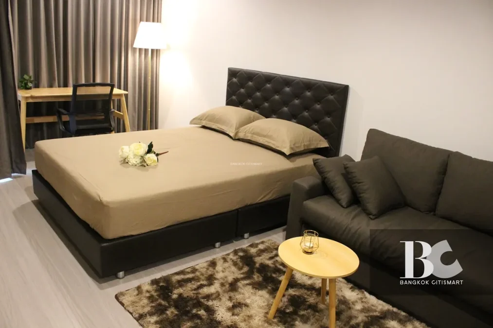 ICONIC LANDMARK ใจกลางห้าแยกลาดพร้าว คุ้ม ครบครัน ตอบรับทุกไลฟ์สไตล์ รองรับการพักผ่อนอย่างเป็นส่วนตัว ไปกับ Highlight Facility คือ Iconic Lobby, Rooftop Facilities และ Panoramic Health Club แบบ 24 ชั่วโมง Sky Work Space พร้อมเปิดรับวิวเมืองแบบ 360 องศา หร