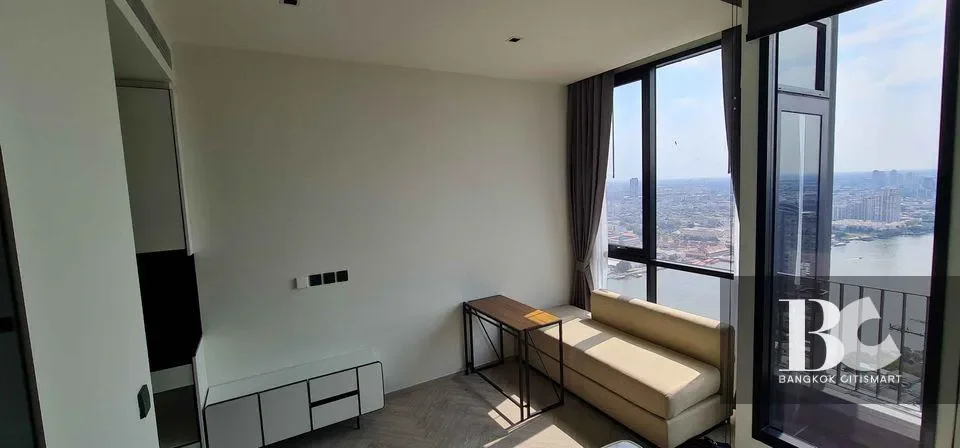 CHAPTER
CHAROENNAKHON RIVERSIDE