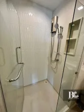 ICONIC LANDMARK ใจกลางห้าแยกลาดพร้าว คุ้ม ครบครัน ตอบรับทุกไลฟ์สไตล์ รองรับการพักผ่อนอย่างเป็นส่วนตัว ไปกับ Highlight Facility คือ Iconic Lobby, Rooftop Facilities และ Panoramic Health Club แบบ 24 ชั่วโมง Sky Work Space พร้อมเปิดรับวิวเมืองแบบ 360 องศา หร