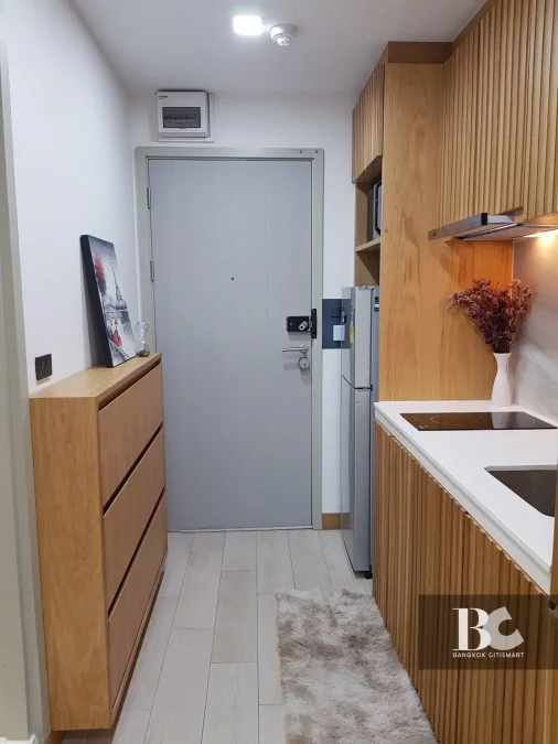 ICONIC LANDMARK ใจกลางห้าแยกลาดพร้าว คุ้ม ครบครัน ตอบรับทุกไลฟ์สไตล์ รองรับการพักผ่อนอย่างเป็นส่วนตัว ไปกับ Highlight Facility คือ Iconic Lobby, Rooftop Facilities และ Panoramic Health Club แบบ 24 ชั่วโมง Sky Work Space พร้อมเปิดรับวิวเมืองแบบ 360 องศา หร