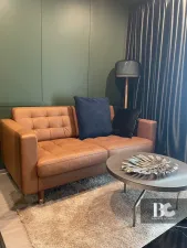 ICONIC LANDMARK ใจกลางห้าแยกลาดพร้าว คุ้ม ครบครัน ตอบรับทุกไลฟ์สไตล์ รองรับการพักผ่อนอย่างเป็นส่วนตัว ไปกับ Highlight Facility คือ Iconic Lobby, Rooftop Facilities และ Panoramic Health Club แบบ 24 ชั่วโมง Sky Work Space พร้อมเปิดรับวิวเมืองแบบ 360 องศา หร