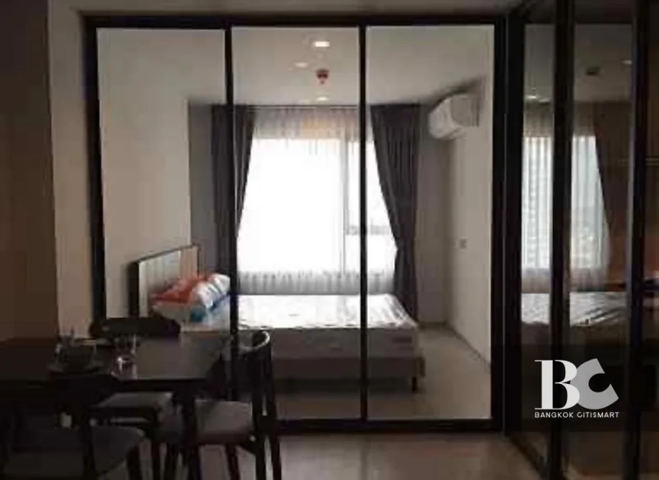 ICONIC LANDMARK ใจกลางห้าแยกลาดพร้าว คุ้ม ครบครัน ตอบรับทุกไลฟ์สไตล์ รองรับการพักผ่อนอย่างเป็นส่วนตัว ไปกับ Highlight Facility คือ Iconic Lobby, Rooftop Facilities และ Panoramic Health Club แบบ 24 ชั่วโมง Sky Work Space พร้อมเปิดรับวิวเมืองแบบ 360 องศา หร