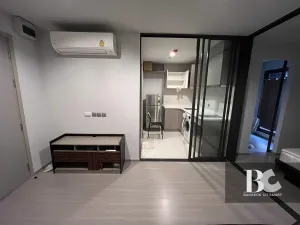 ICONIC LANDMARK ใจกลางห้าแยกลาดพร้าว คุ้ม ครบครัน ตอบรับทุกไลฟ์สไตล์ รองรับการพักผ่อนอย่างเป็นส่วนตัว ไปกับ Highlight Facility คือ Iconic Lobby, Rooftop Facilities และ Panoramic Health Club แบบ 24 ชั่วโมง Sky Work Space พร้อมเปิดรับวิวเมืองแบบ 360 องศา หร