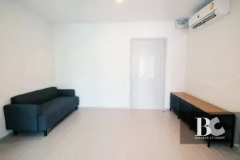 คอนโดพร้อมอยู่ สไตล์อังกฤษ ตอบโจทย์ไลฟ์สไตล์คนเมือง เดินทางสะดวก ใกล้ MRT ตรงข้ามเซ็นทรัลแกรนด์พระราม 9 A New Luxe Classic Condominium กับงานดีไซน์ที่สวยสะดุดตา มาพร้อมกับบรรยากาศโครงการ และส่วนกลางแบบเต็มอิ่ม ทั้งพื้นที่สีเขียวขนาดใหญ่ สระว่ายน้ำ 2 สระ, 