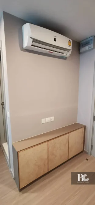 คอนโดพร้อมอยู่ สไตล์อังกฤษ ตอบโจทย์ไลฟ์สไตล์คนเมือง เดินทางสะดวก ใกล้ MRT ตรงข้ามเซ็นทรัลแกรนด์พระราม 9 A New Luxe Classic Condominium กับงานดีไซน์ที่สวยสะดุดตา มาพร้อมกับบรรยากาศโครงการ และส่วนกลางแบบเต็มอิ่ม ทั้งพื้นที่สีเขียวขนาดใหญ่ สระว่ายน้ำ 2 สระ, 