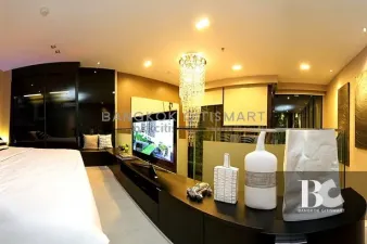 RHYTHM Sukhumvit 44/1