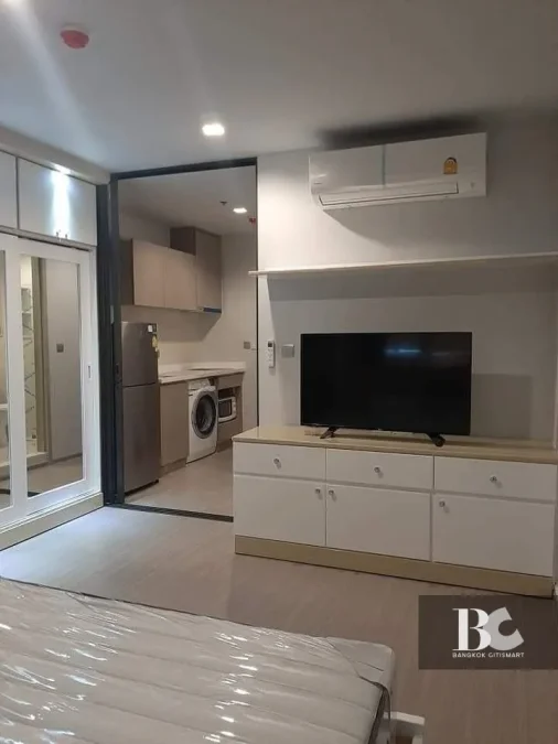 ICONIC LANDMARK ใจกลางห้าแยกลาดพร้าว คุ้ม ครบครัน ตอบรับทุกไลฟ์สไตล์ รองรับการพักผ่อนอย่างเป็นส่วนตัว ไปกับ Highlight Facility คือ Iconic Lobby, Rooftop Facilities และ Panoramic Health Club แบบ 24 ชั่วโมง Sky Work Space พร้อมเปิดรับวิวเมืองแบบ 360 องศา หร