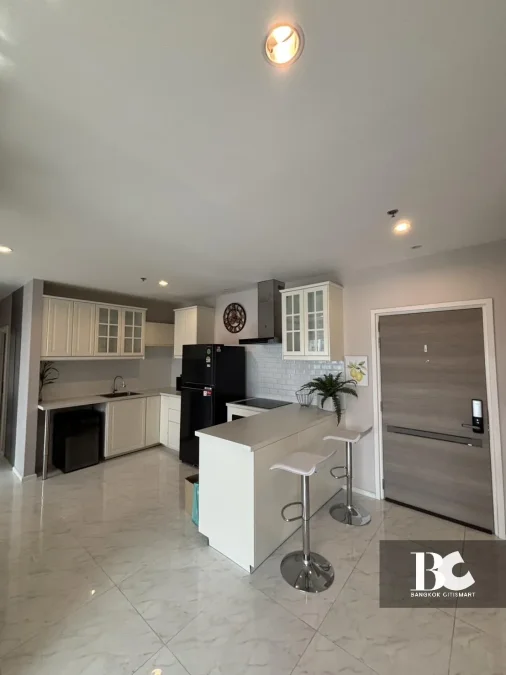 THE KEY
Sathorn Charoenraj