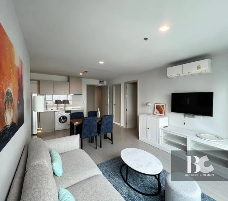 ICONIC LANDMARK ใจกลางห้าแยกลาดพร้าว คุ้ม ครบครัน ตอบรับทุกไลฟ์สไตล์ รองรับการพักผ่อนอย่างเป็นส่วนตัว ไปกับ Highlight Facility คือ Iconic Lobby, Rooftop Facilities และ Panoramic Health Club แบบ 24 ชั่วโมง Sky Work Space พร้อมเปิดรับวิวเมืองแบบ 360 องศา หร