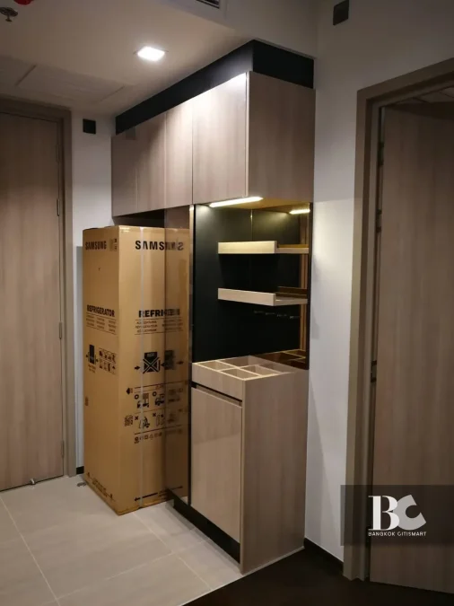 THE LINE
Ratchathewi