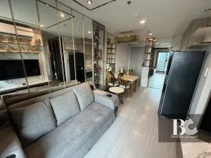 ICONIC LANDMARK ใจกลางห้าแยกลาดพร้าว คุ้ม ครบครัน ตอบรับทุกไลฟ์สไตล์ รองรับการพักผ่อนอย่างเป็นส่วนตัว ไปกับ Highlight Facility คือ Iconic Lobby, Rooftop Facilities และ Panoramic Health Club แบบ 24 ชั่วโมง Sky Work Space พร้อมเปิดรับวิวเมืองแบบ 360 องศา หร