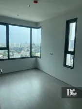 ICONIC LANDMARK ใจกลางห้าแยกลาดพร้าว คุ้ม ครบครัน ตอบรับทุกไลฟ์สไตล์ รองรับการพักผ่อนอย่างเป็นส่วนตัว ไปกับ Highlight Facility คือ Iconic Lobby, Rooftop Facilities และ Panoramic Health Club แบบ 24 ชั่วโมง Sky Work Space พร้อมเปิดรับวิวเมืองแบบ 360 องศา หร