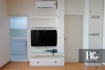 ไลฟ์ แอท รัชดา (Life@Ratchada)  คอนโดรัชดา อยู่ใกล้รถไฟฟ้าใต้ดิน MRT สถานีลาดพร้าว 300 เมตร เข้าออกสะดวกทั้งทางถนนรัชดา และถนนลาดพร้าว