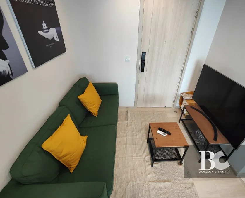 คอนโดไลฟ์สไตล์คนเมือง สะดวกด้วย BTS เพลินจิต และใกล้ศูนย์การค้าชั้นนำ ทั้ง Central Embassy, Central Chidlom, Gaysorn Village และโรงแรมระดับไฮเอนด์อีกมากมาย หนึ่งเดียวบนถนนวิทยุ สัมผัสเอกลักษณ์งานดีไซน์ที่แตกต่าง ด้วยสไตล์ Modern Thai Colonial ผสมผสานความ 