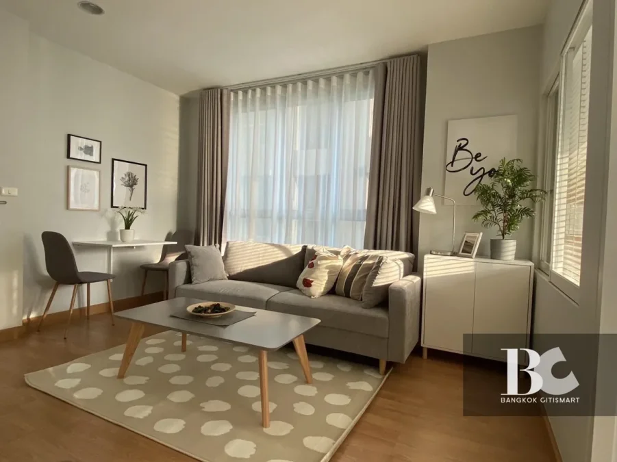 ไลฟ์ แอท รัชดา (Life@Ratchada)  คอนโดรัชดา อยู่ใกล้รถไฟฟ้าใต้ดิน MRT สถานีลาดพร้าว 300 เมตร เข้าออกสะดวกทั้งทางถนนรัชดา และถนนลาดพร้าว