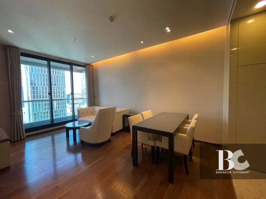 ดิ แอสเดรส สุขุมวิท 28  คอนโดระดับ SUPER LUXURY ริมถนนสุขุมวิท ใกล้ The Emporium และรถไฟฟ้า BTS พร้อมพงษ์ ทุกห้องตกแต่งสุดหรู สามารถหิ้วกระเป๋าเข้าอยู่ได้เลย