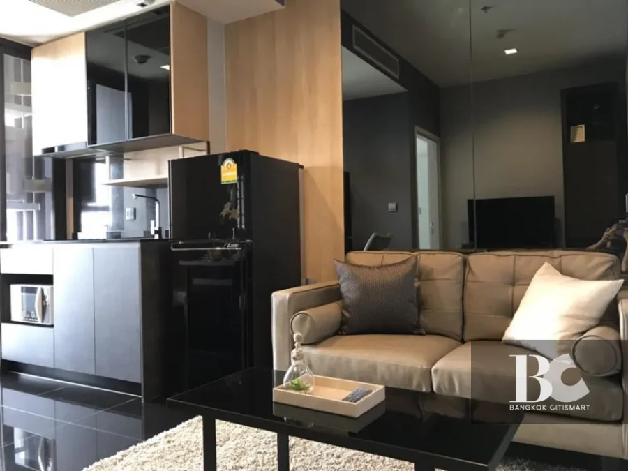 THE LINE
Jatujak Mochit