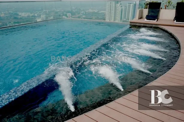 RHYTHM Sukhumvit 44/1