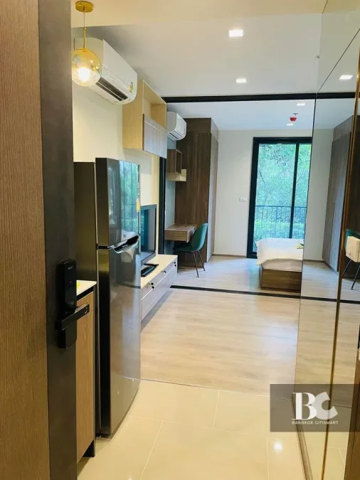 The Line
Phahonyothin Park