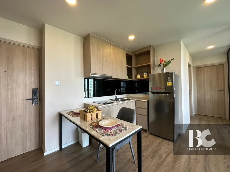 THE TEAK
SATHORN-LUMPINI