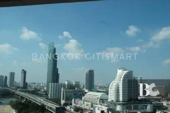 รึทึ่ม สาทร คอนโดริมถนนสาทรใต้ ห่างรถไฟฟ้า BTS ตากสิน 150 เมตร High Ceiling Lobby  และ High Sky Facilities วิวคุ้งน้ำเจ้าพระยาแบบไม่มีอะไรบดบังสายตา