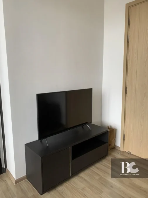 THE LINE
Jatujak Mochit