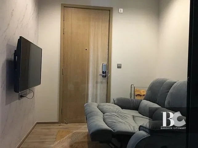 THE LINE
Jatujak Mochit