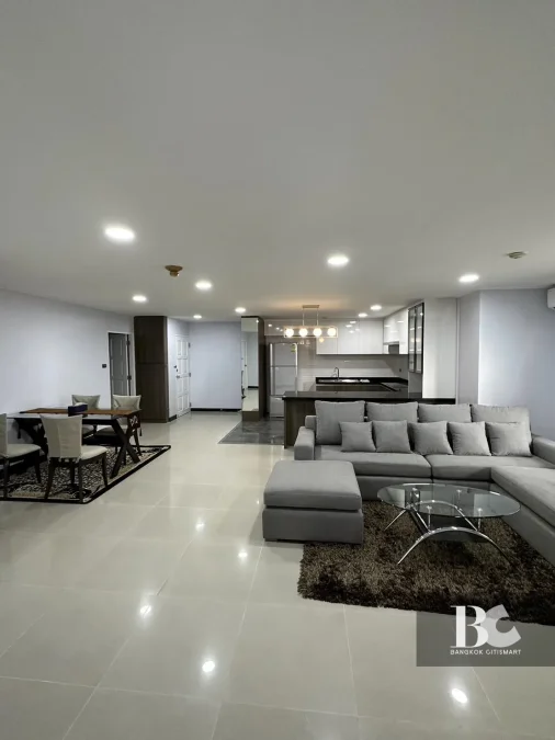 Richmond Palace Condominium