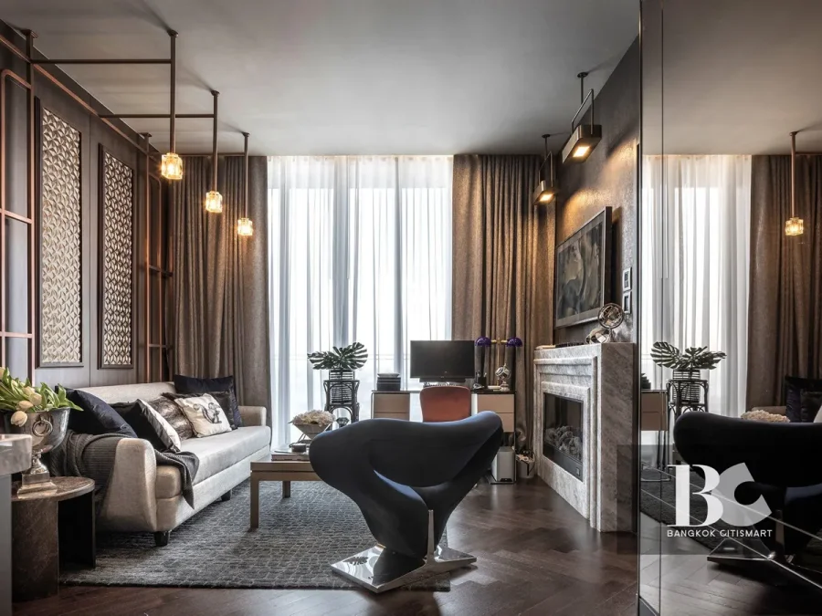 The Monument
Sanampao