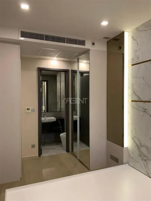 ขายพร้อมผู้เช่าคอนโดมิเนียม แอชตัน อโศก  34 sq.m, 1 ห้องนอน