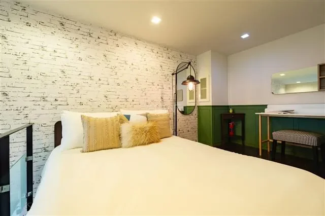 ขายพร้อมผู้เช่าคอนโดมิเนียม ไอดีโอ มอร์ฟ 38  36 sq.m, 1 ห้องนอน Duplex