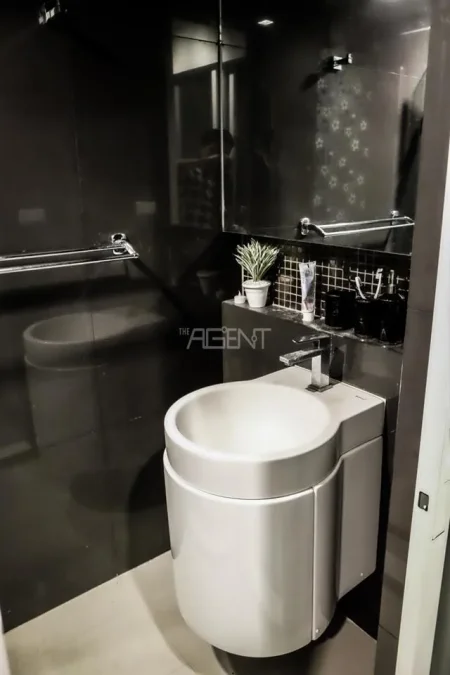 ขายพร้อมผู้เช่าคอนโดมิเนียม ริทึ่ม พหล-อารีย์  45 sq.m, 1 ห้องนอน