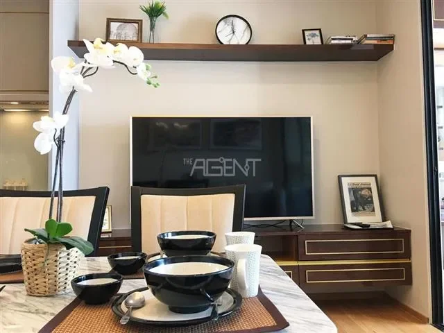 ขายพร้อมผู้เช่าคอนโดมิเนียม โนเบิล รีโว สีลม  33 sq.m, 1 ห้องนอน