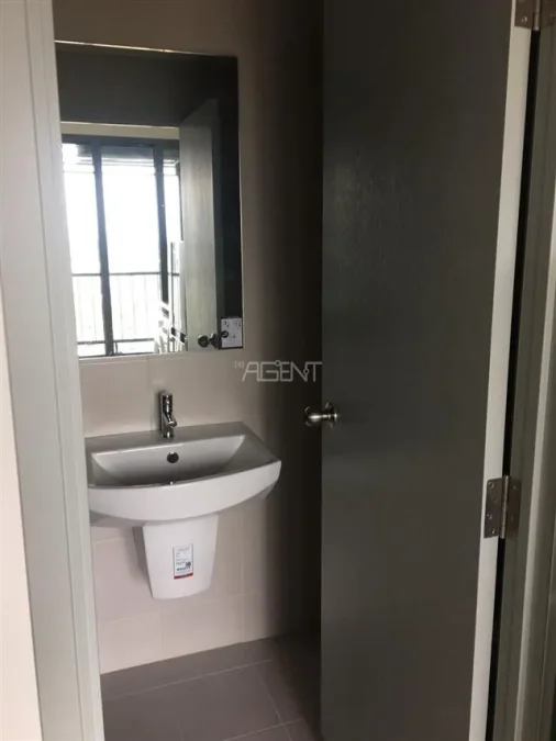 ขายพร้อมผู้เช่าคอนโดมิเนียม ไอดีโอ โมบิ สุขุมวิท อีสต์เกต  21.5 sq.m,  ห้องนอน Studio