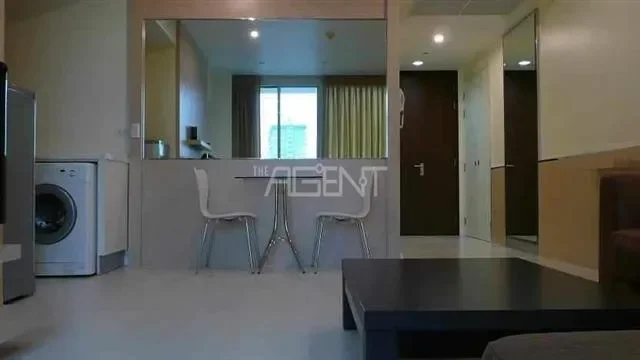 ขายพร้อมผู้เช่าคอนโดมิเนียม แมนฮัตตัน  53 sq.m, 1 ห้องนอน