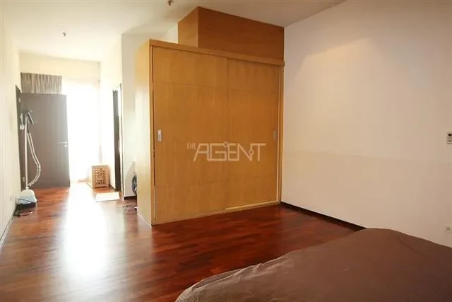 ขายพร้อมผู้เช่าคอนโดมิเนียม โนเบิล ออรา  91 sq.m, 1 ห้องนอน