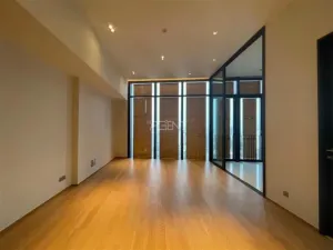 ขายพร้อมผู้เช่าคอนโดมิเนียม บีทนิค สุขุมวิท 32  107.67 sq.m, 2 ห้องนอน