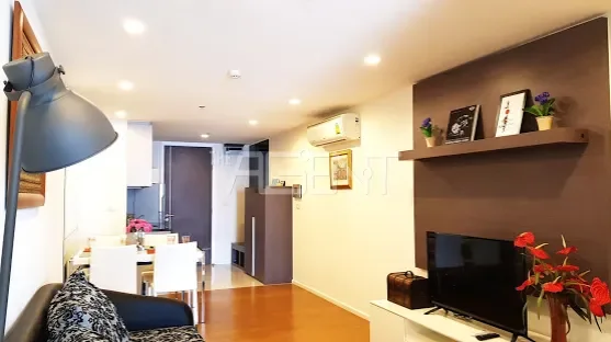 ขายพร้อมผู้เช่าคอนโดมิเนียม 15 สุขุมวิท เรสซิเด้นท์  59.29 sq.m, 1 ห้องนอน